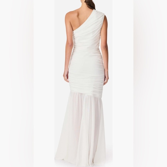 NEW Elliatt Vienna Ruched Maxi Gown Dress Size XS B3118 - Picture 2 of 6